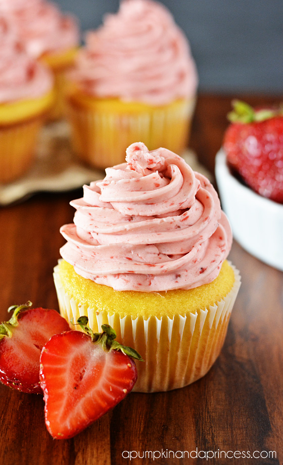 Lemon Cupcakes Strawberry Frosting | oldsaltfarm.com