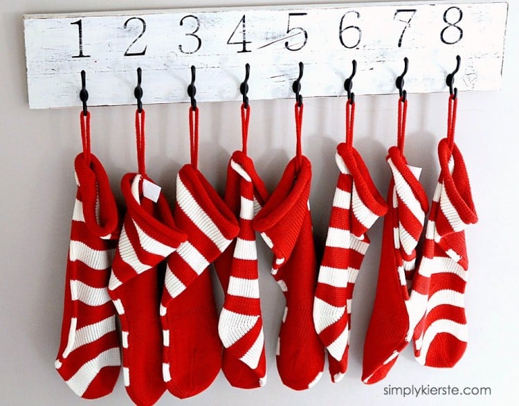 Easy Numbered Christmas Stocking Hanger | simplykierste