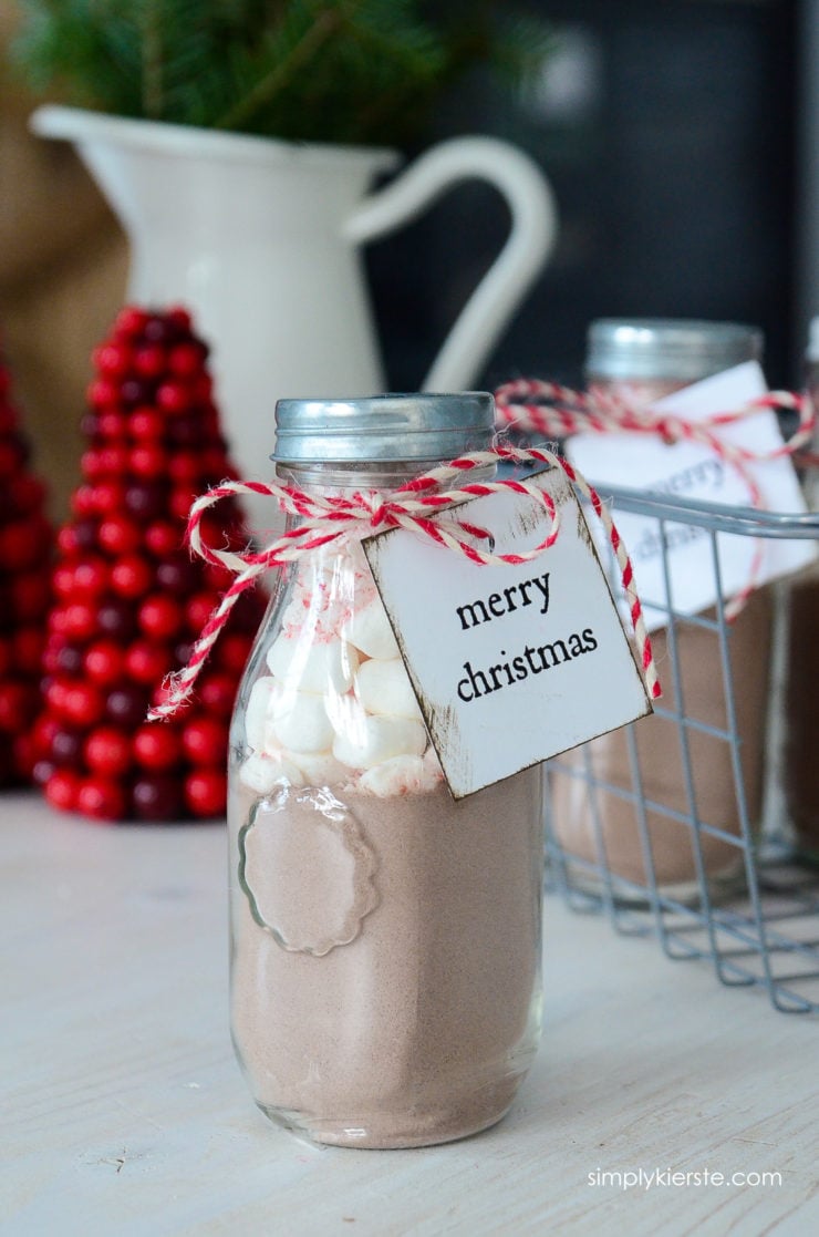 Hot Chocolate Gift Jars | simply kierste.com