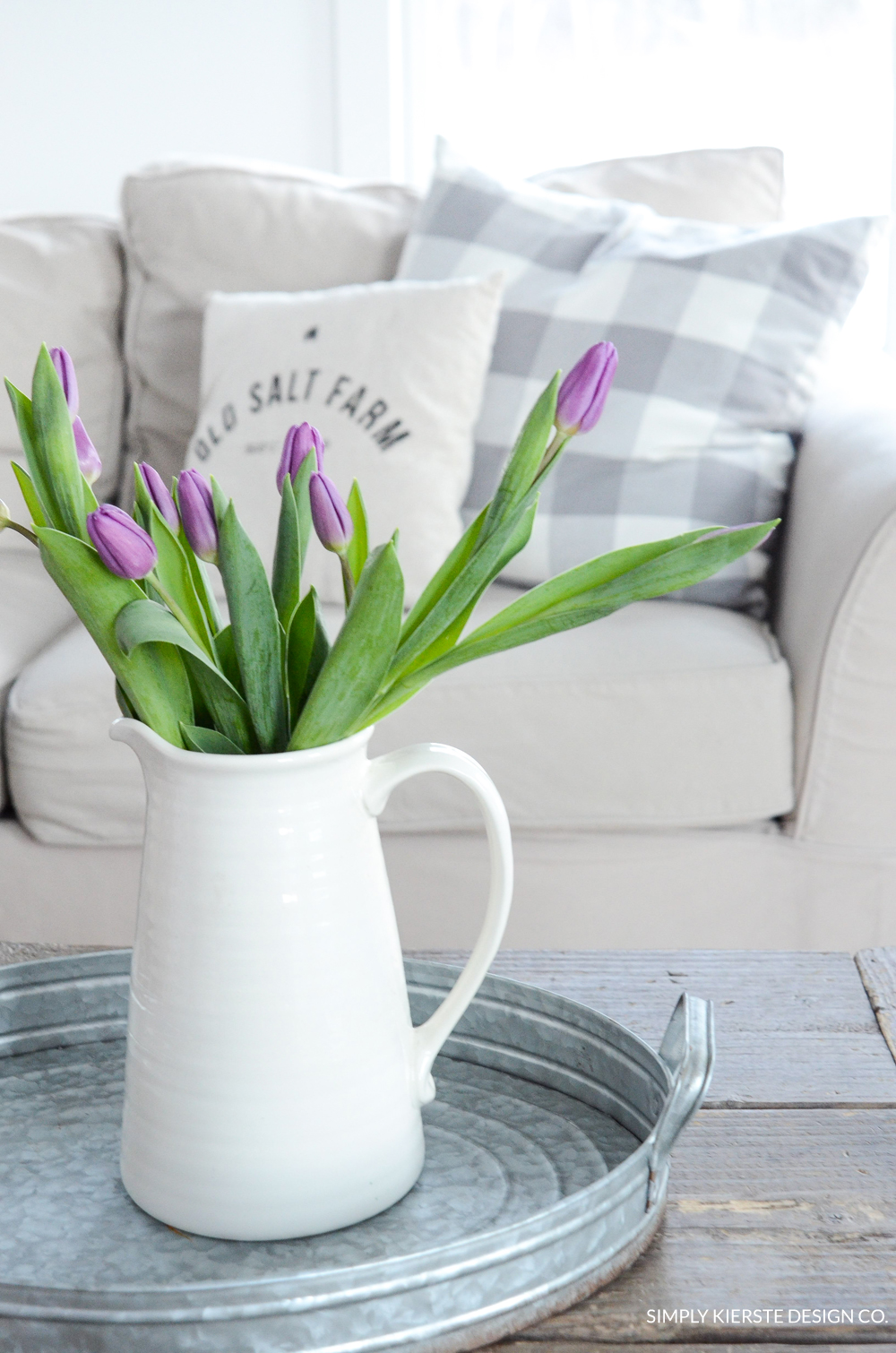 Decorating with Flowers for Spring | oldsaltfarm.com