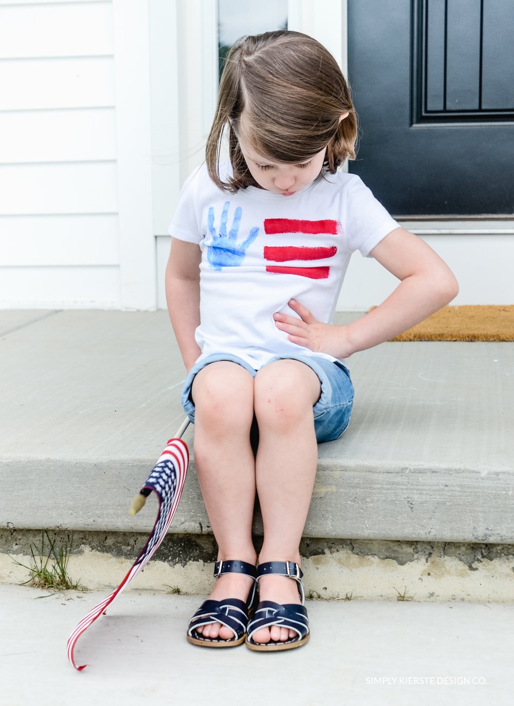 Quick & Easy 4th of July Handprint Flag Tee