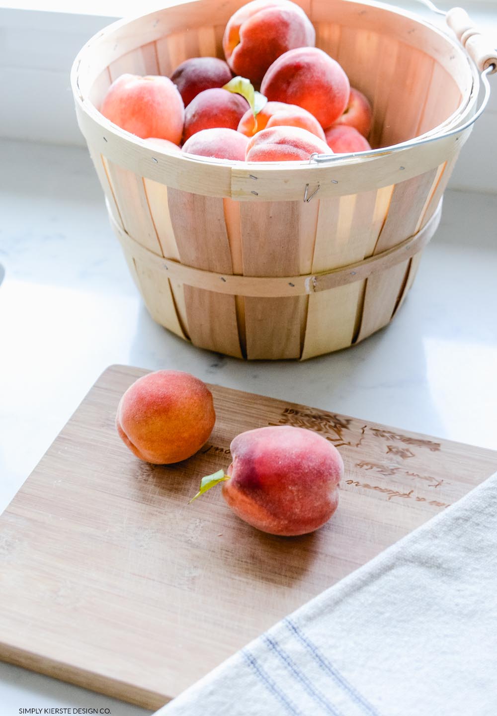 The BEST Peach Crisp recipe ever...quick, easy, and YUMMY! | oldsaltfarm.com