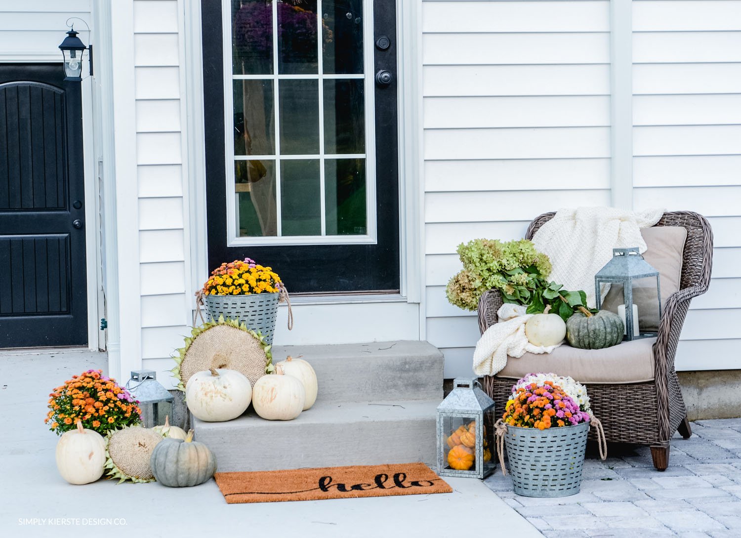 Simple Fall Porch | Better Homes & Gardens | oldsaltfarm.com