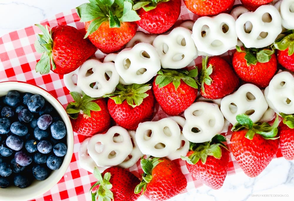 Flag Fruit Platter | 4th of July Food Ideas