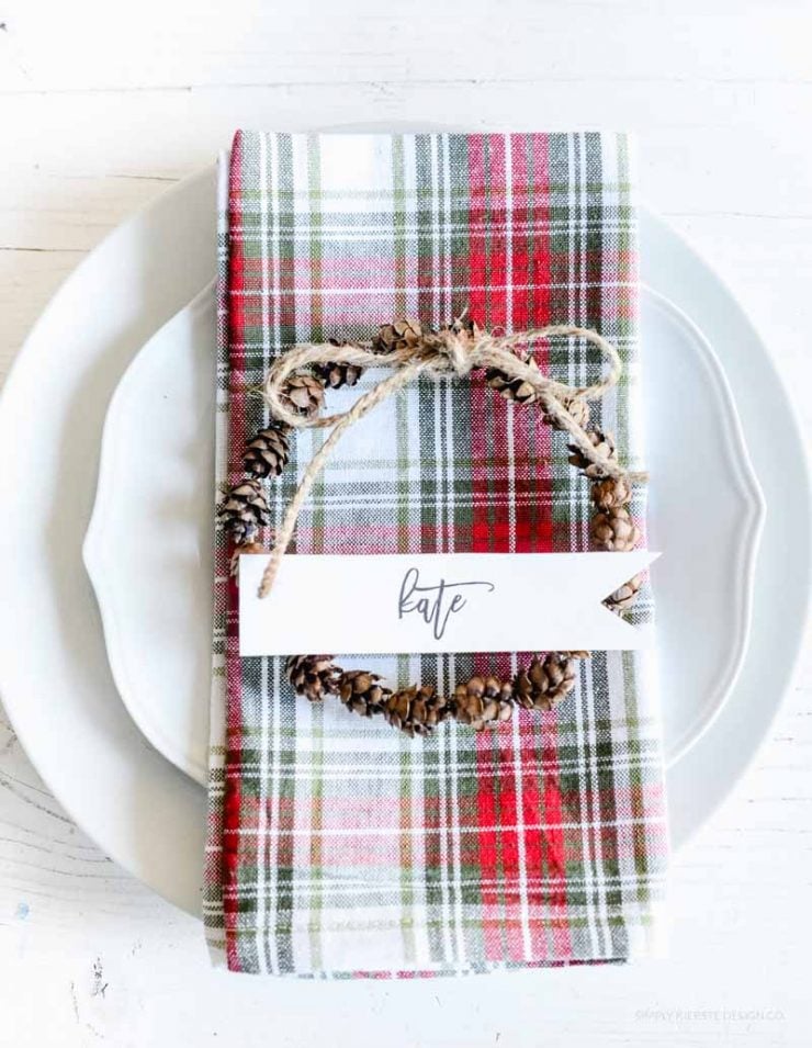 Mini Pinecone Wreaths | Place Cards