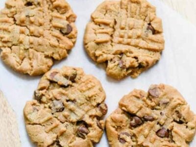 4-Ingredient Peanut Butter Chocolate Chip Cookies