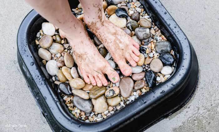 DIY Outdoor Foot Wash Station 