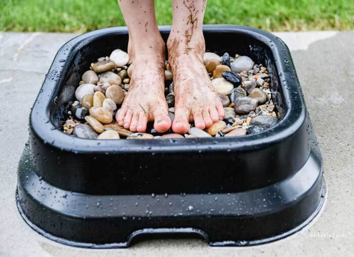 Easy DIY Outdoor Foot Wash Station