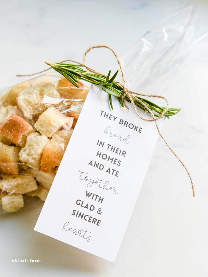 DIY Thanksgiving Hostess Gift Ideas Bread with Tag