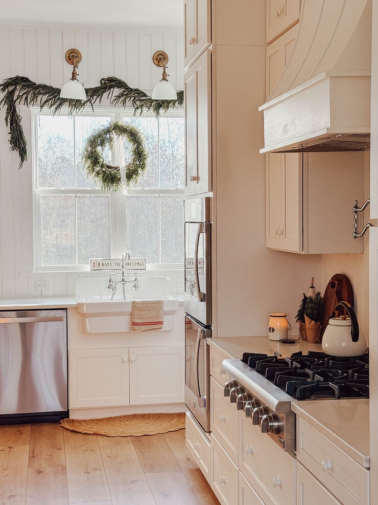 Cottage Christmas Kitchen Old Salt Farm