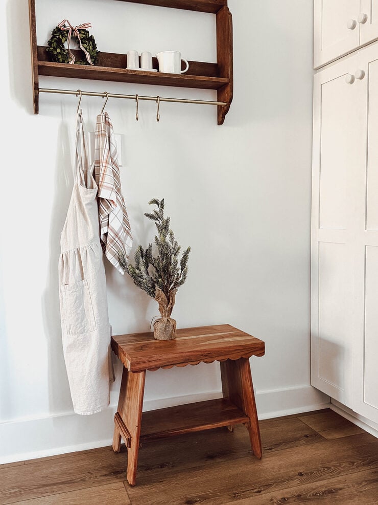 Cottage Christmas Library Old Salt Farm