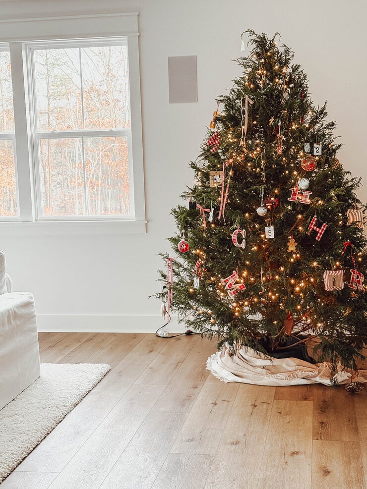 Cottage Farmhouse Christmas Tree