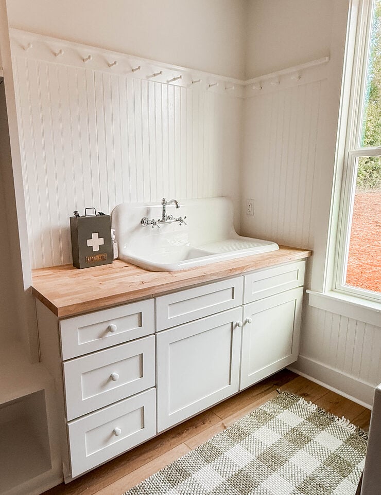 Vintage drainboard sink