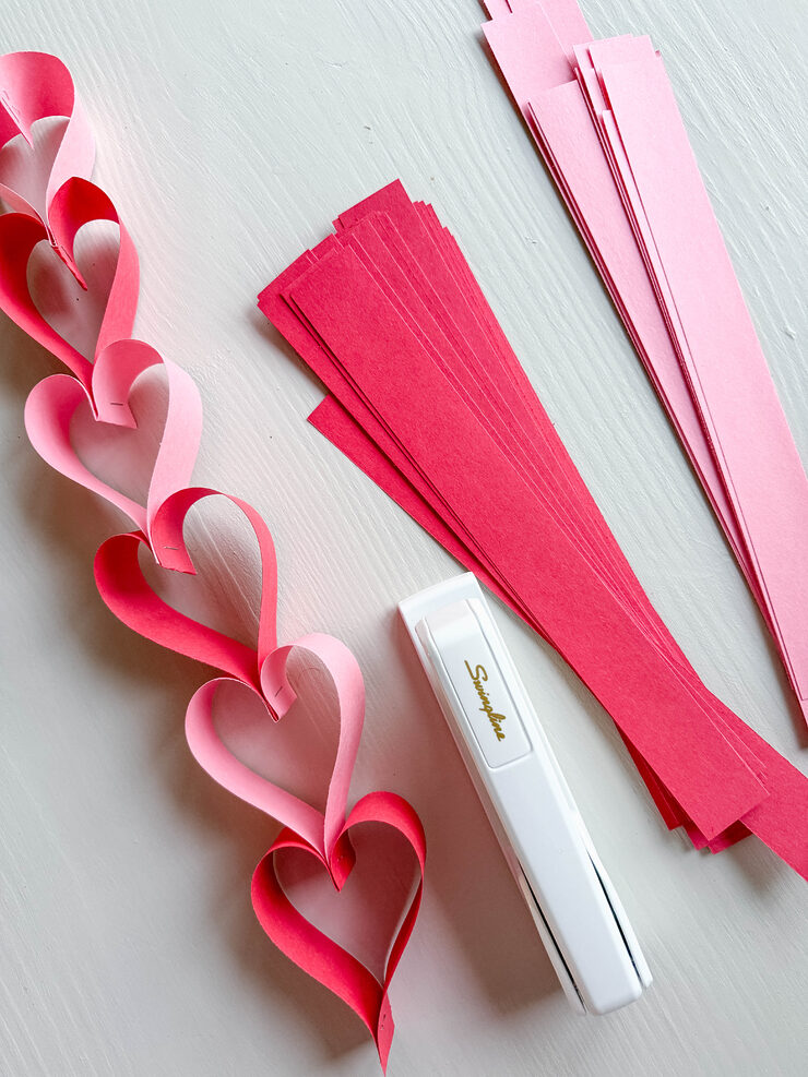 How to make a heart paper chain