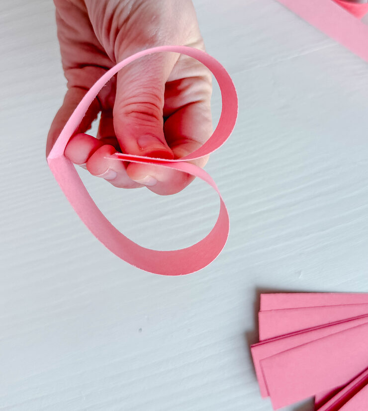 How to make a heart paper chain