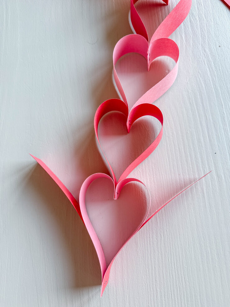 How to make a heart paper chain