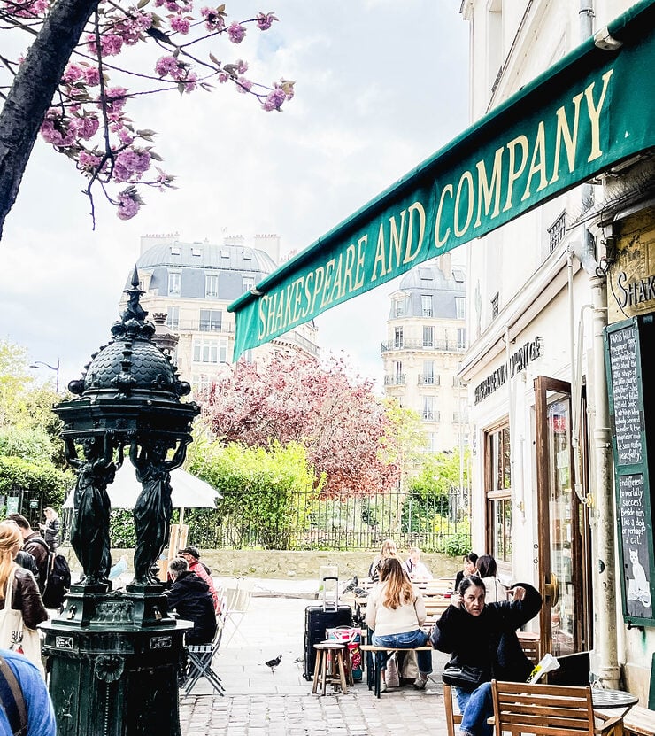 Shakespeare & Company Books Paris