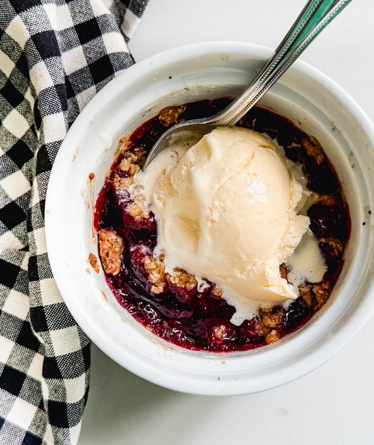 Fresh Blackberry Crisp