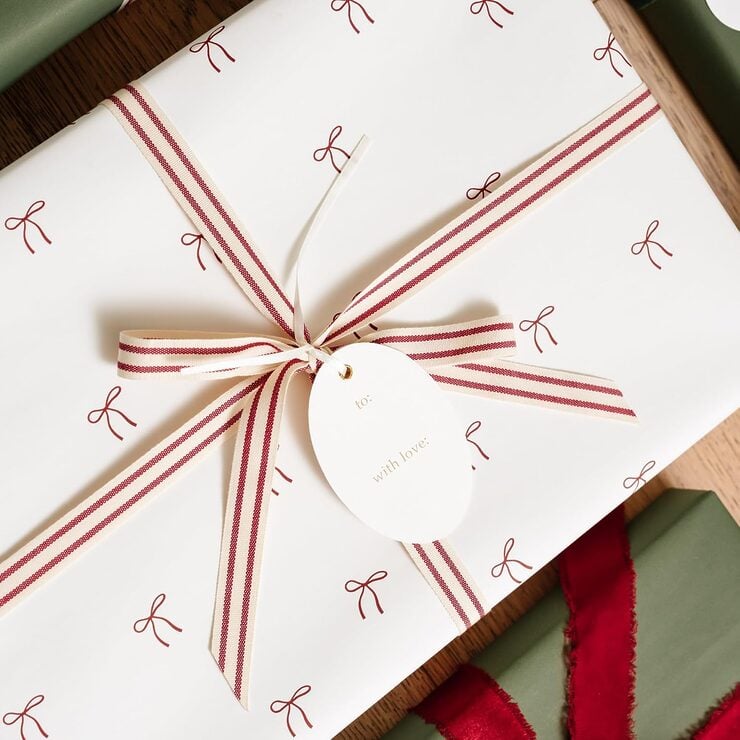 utest Christmas Wrapping Paper + Ribbon