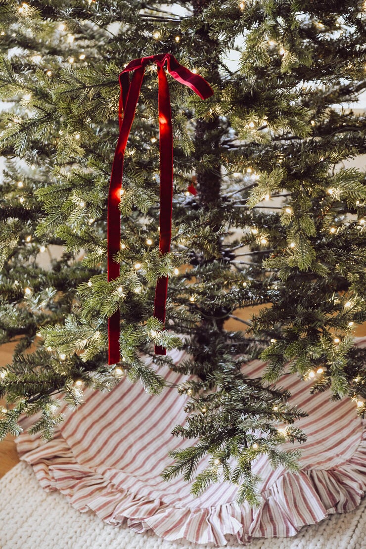 Cottage Farmhouse Christmas Decor